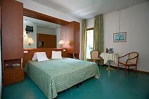 Pai 3* Torri Del Benaco