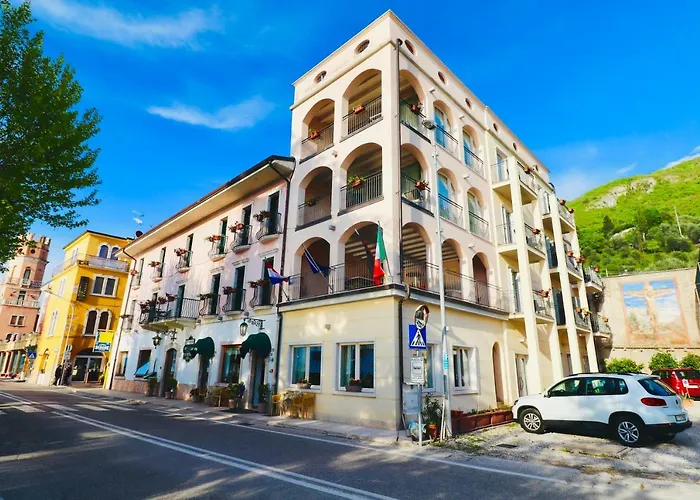 Pai 3* Torri Del Benaco